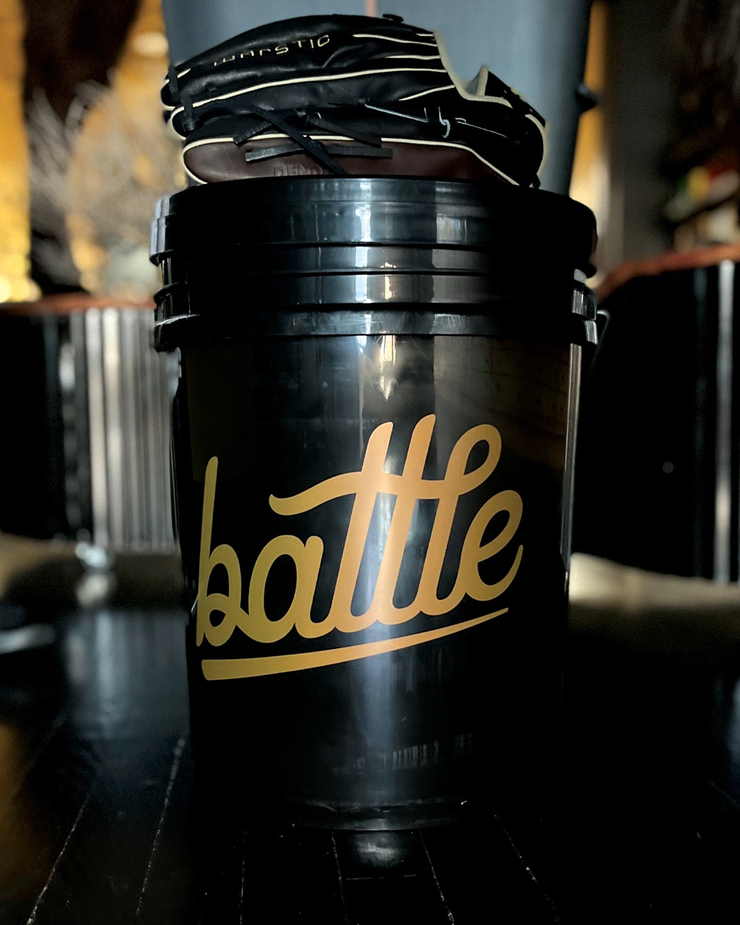 WARSTIC BATTLE BUCKET W/ PADDED SEAT