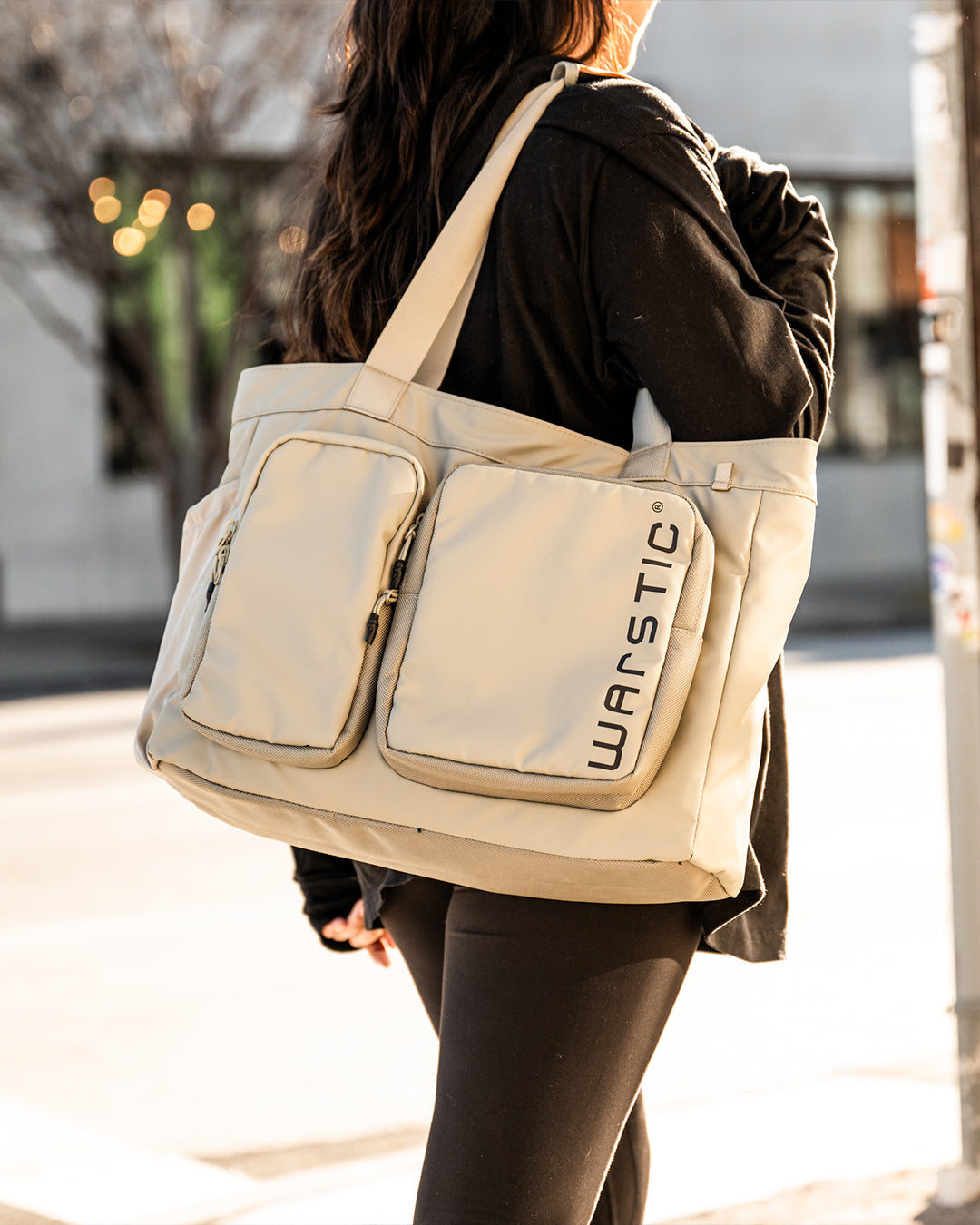 THE WAR TOTE (GUNNER GRAY)