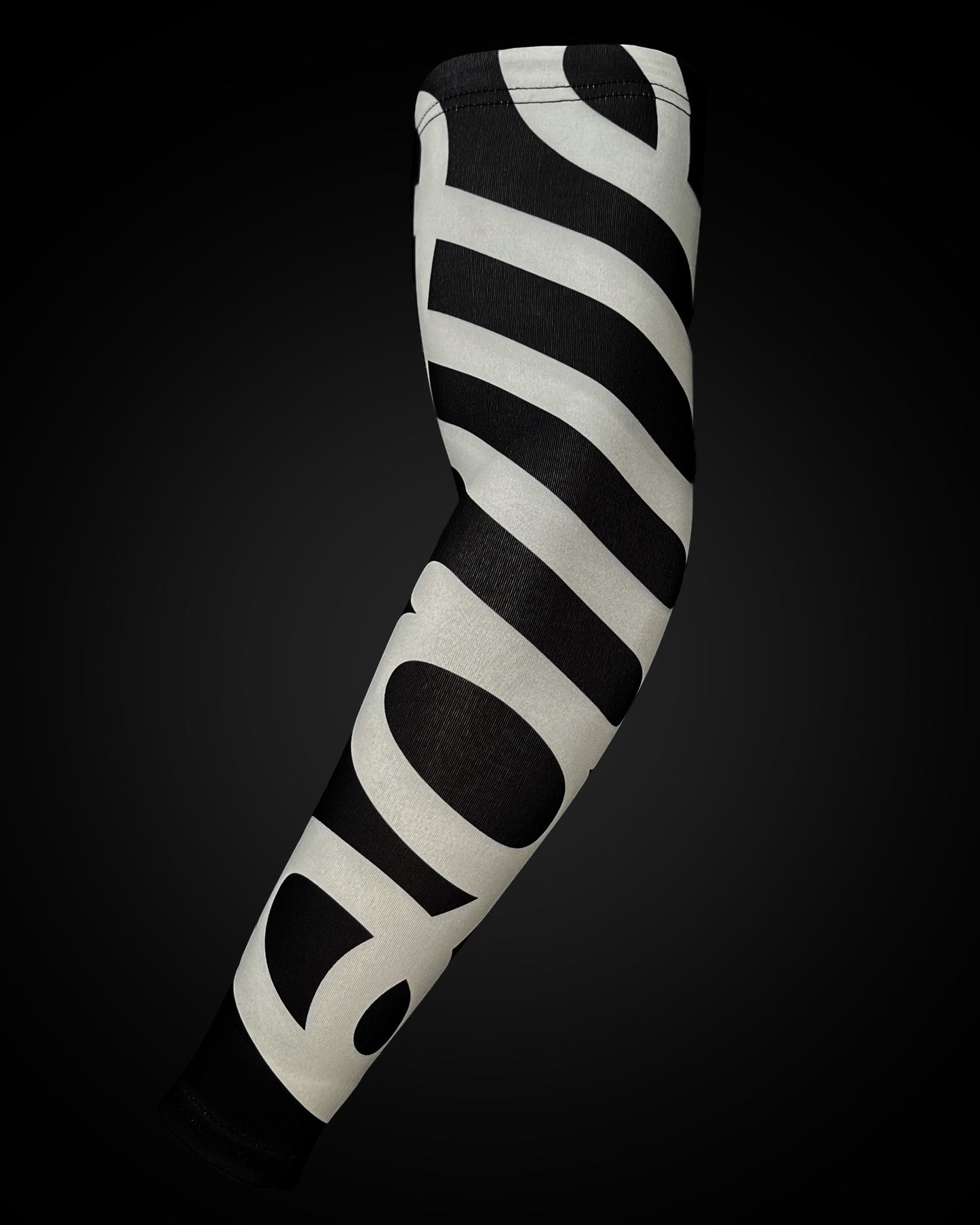 ARM SLEEVE - BATTLE (BLACK/WHITE)