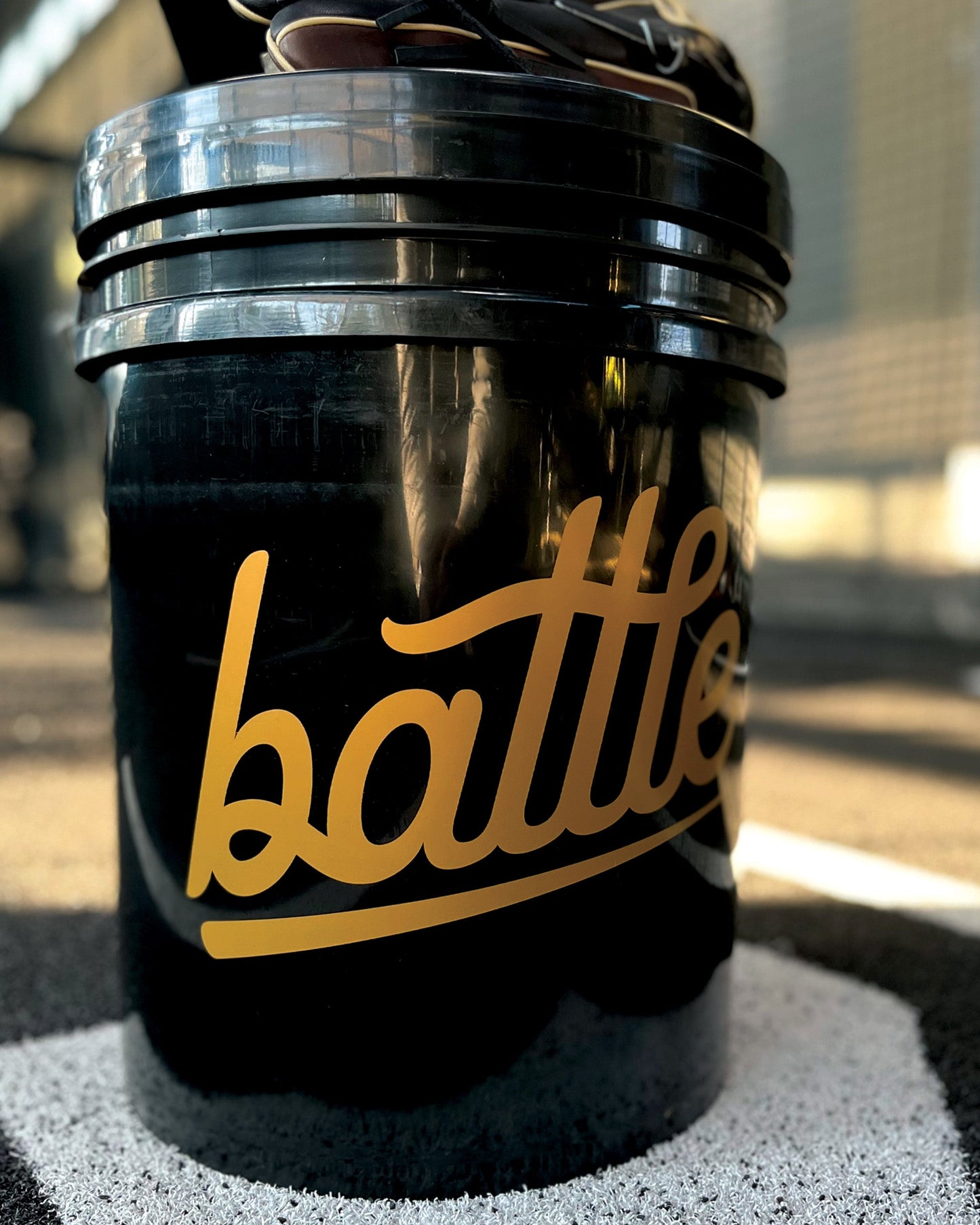WARSTIC BATTLE BUCKET W/ PADDED SEAT